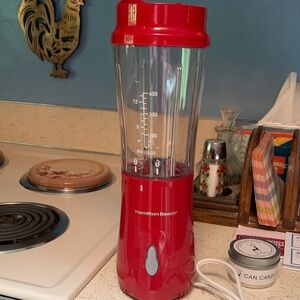 Hamilton Beach Red Single-Serve Blender